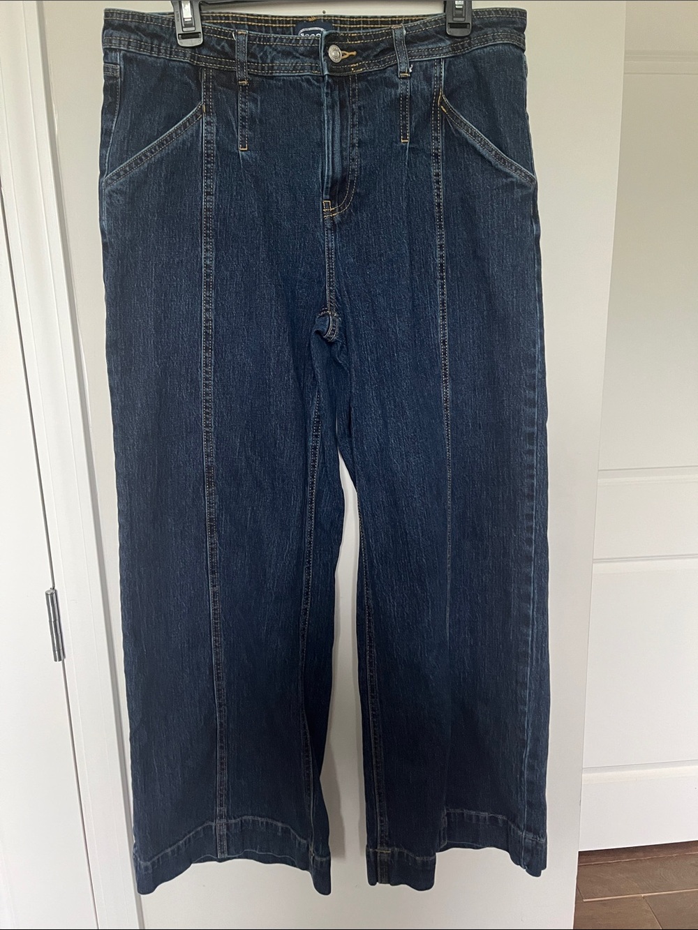 Classic Relaxed Men's Jeans in Dark Blue Denim